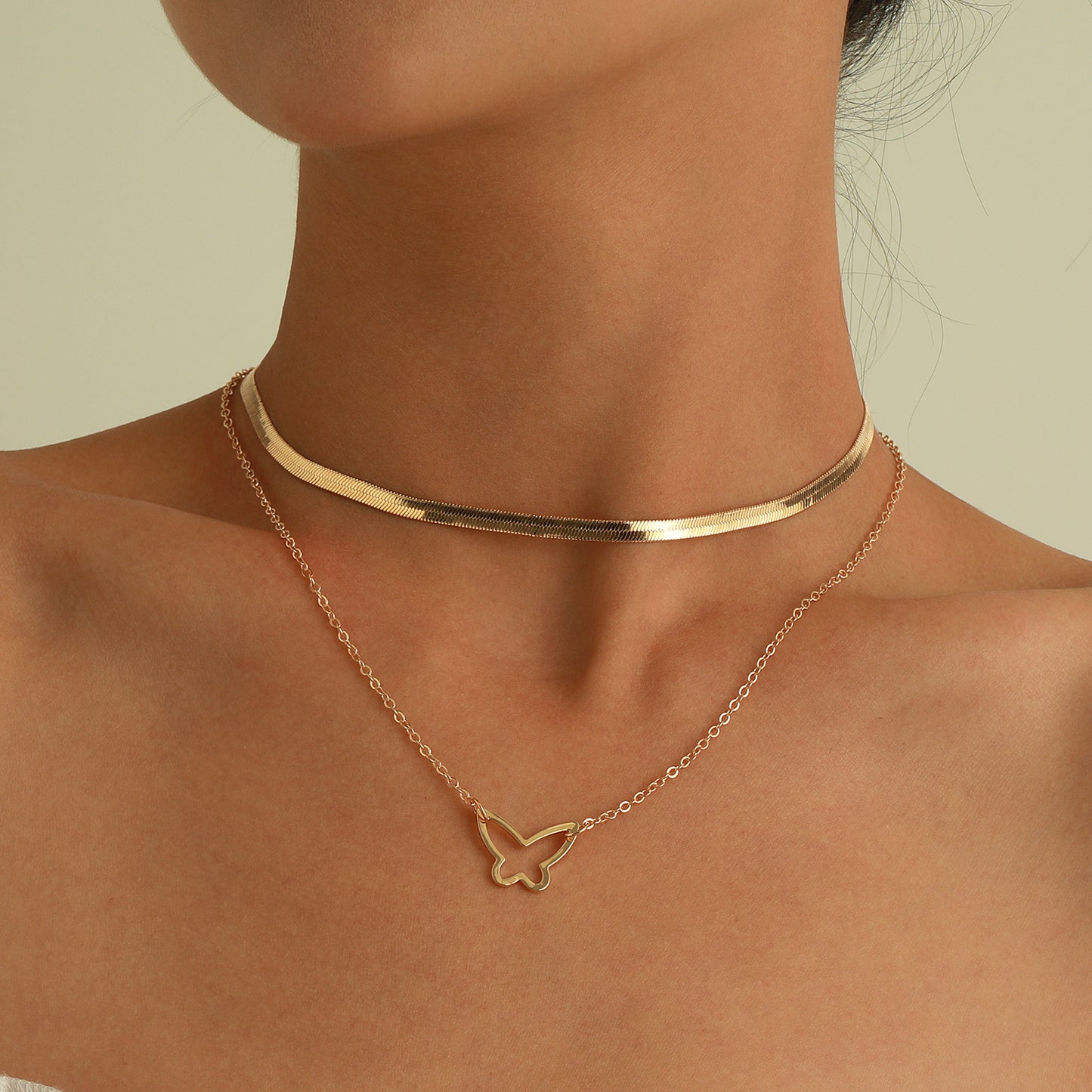 European and American cross-border jewelry, personalized double-layer hollow butterfly pendant necklace, women's trendy fashion snake bone chain necklace