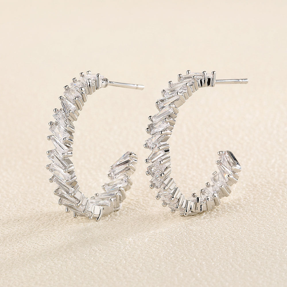 Fashionable commuting niche, high-end versatile C-shaped earrings, simple sweet and cool gemstone square zircon earrings, earrings for women
