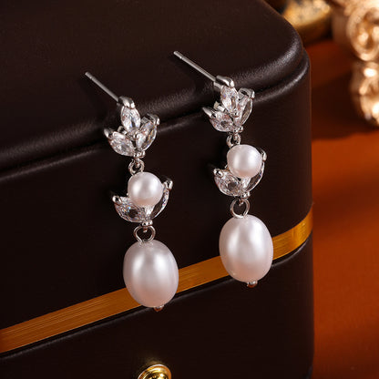 2025 Korean Style High-End Zircon Pearl Earrings for Women, Fashionable Versatile Bridal Banquet Dress Earrings