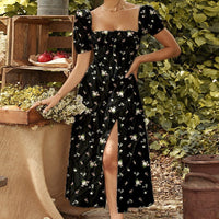 21026 - Small flowers on a black background