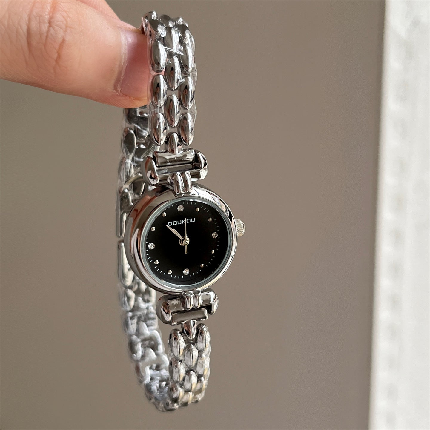 Light luxury hot sale second-hand small fragrance chain watch women's exquisite and small temperament versatile women's foreign trade wholesale model