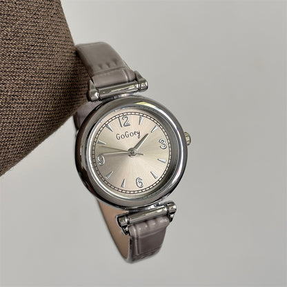 Niche, high-aesthetic light luxury women's watches, exquisite vintage schoolgirl temperament, simple small dial casual wristwatches for women
