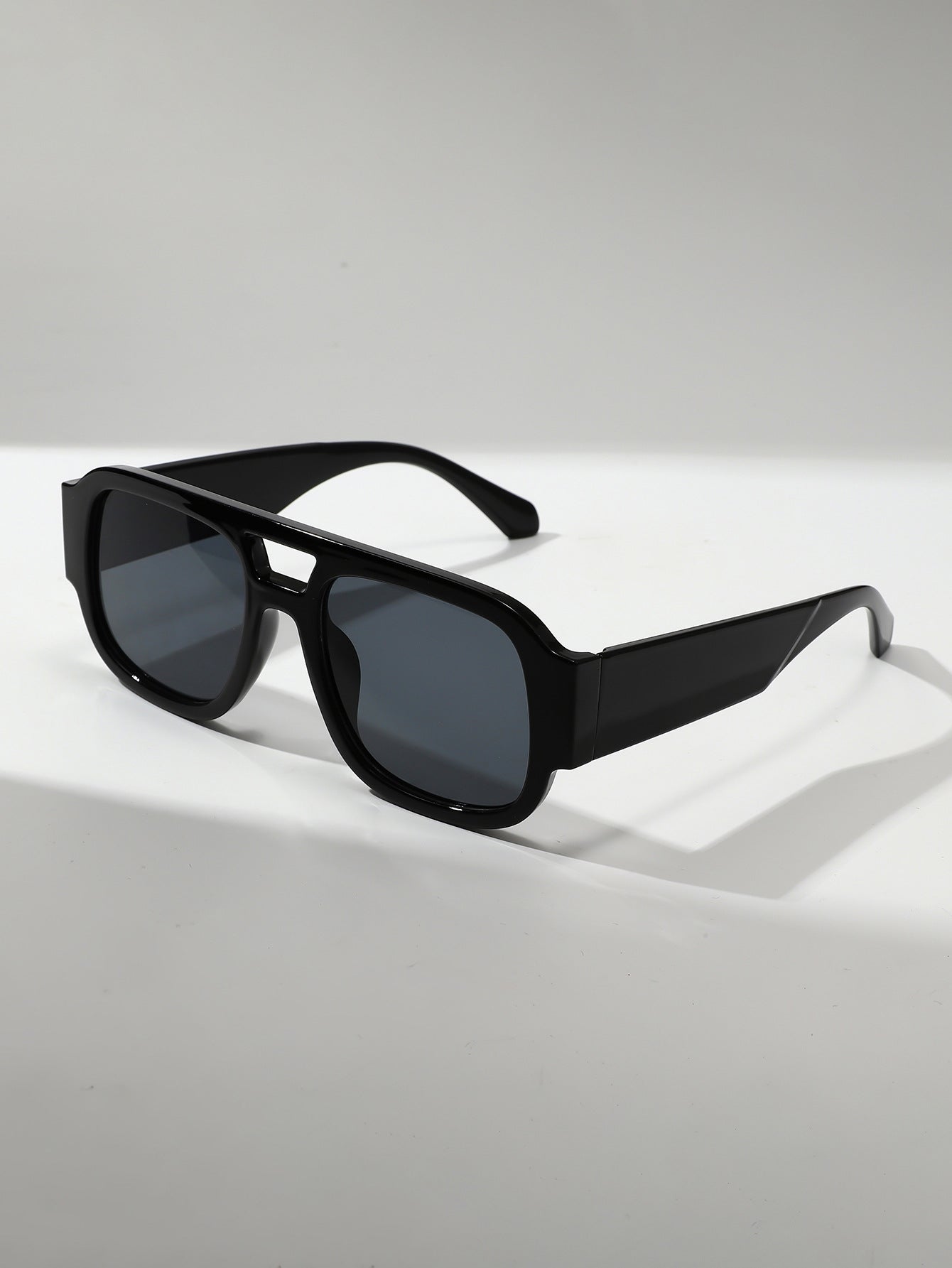 Dual-beam sunglasses, new fashionable sun-protection sunglasses, European and American photo influencer sunglasses, women's high-end style