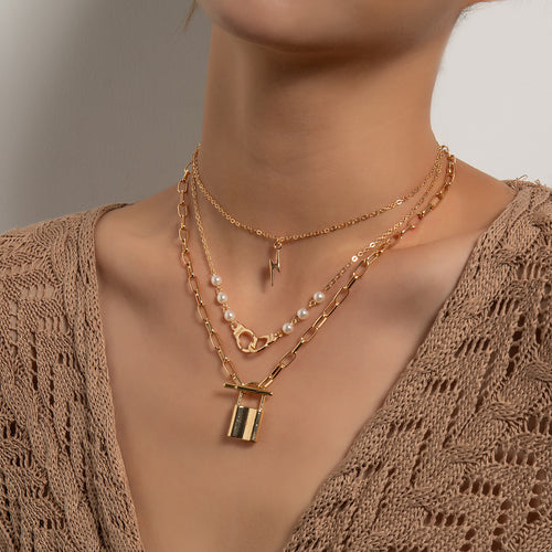 European and American cross-border jewelry, handcuffs, lightning pearls, lock pendants, necklaces, women's personality, fashion temperament, multi-layer necklaces