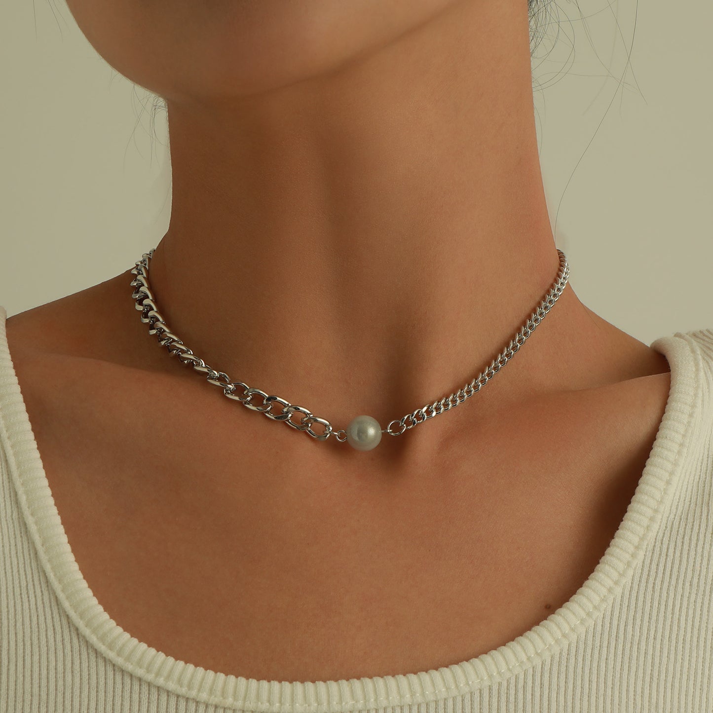 European and American cross-border jewelry, trendy short luminous pearl necklace, female punk, exaggerated fashion, simple chain necklace