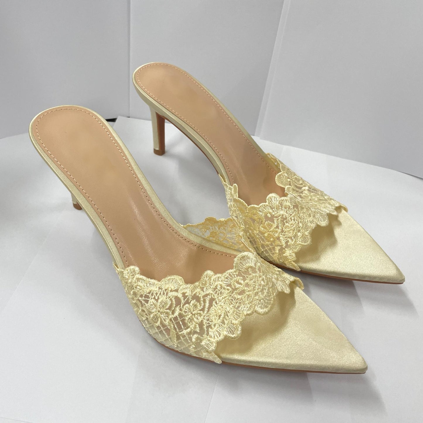 WO Huizhou 2026 Summer High Heels Light Luxury High-End Lace Pointed Toe Thin Heel Slippers European and American Fashion Temperament