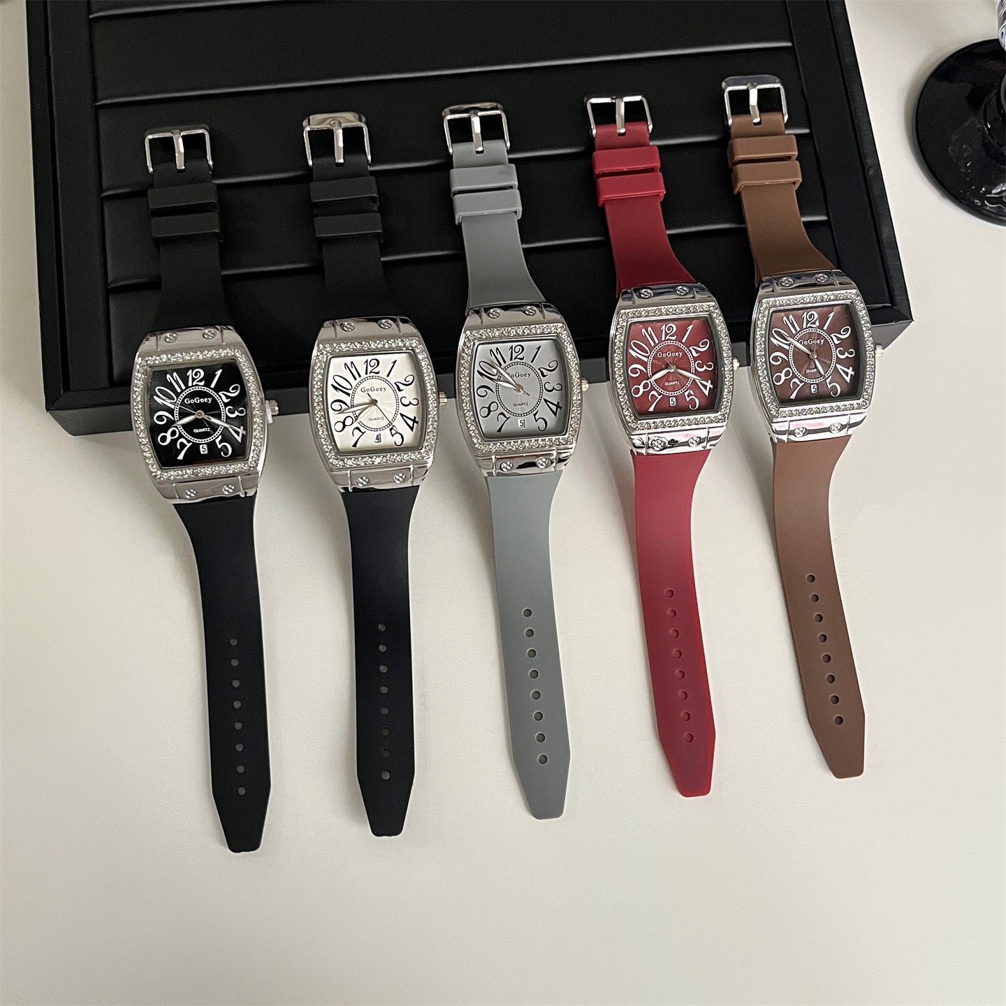 High-value new stylish silicone wine barrel digital INS style women's watch Korean style exquisite casual sports watch