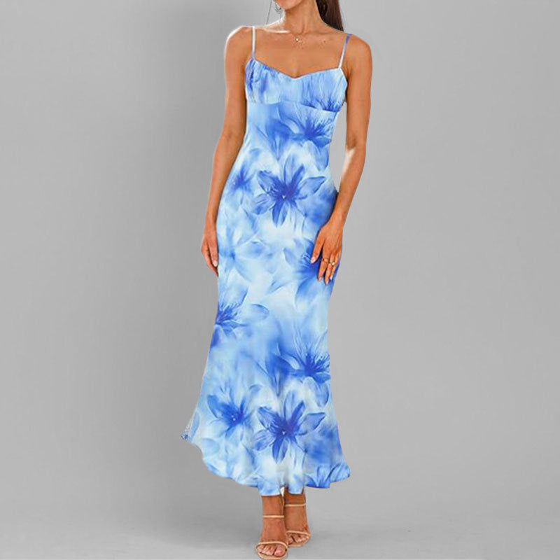 Tendência da moda feminina para o verão de 2025, estilo europeu e americano: vestido sexy com decote em V, alças e estampado na anca.