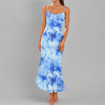 Tendência da moda feminina para o verão de 2025, estilo europeu e americano: vestido sexy com decote em V, alças e estampado na anca.