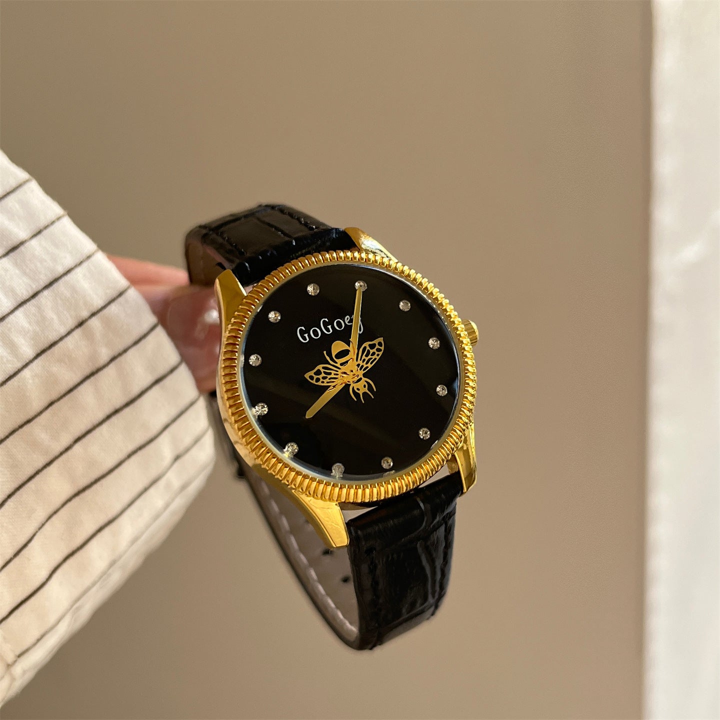 Ancient European trendy high-end vintage couple's watches, little bee pointers, niche belt wristwatches for women, cross-border bestsellers