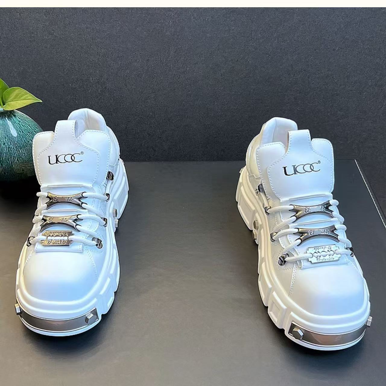 Internet celebrity popular men's shoes 2026 new European station men's shoes thick-soled heightened casual board shoes niche design men's shoes