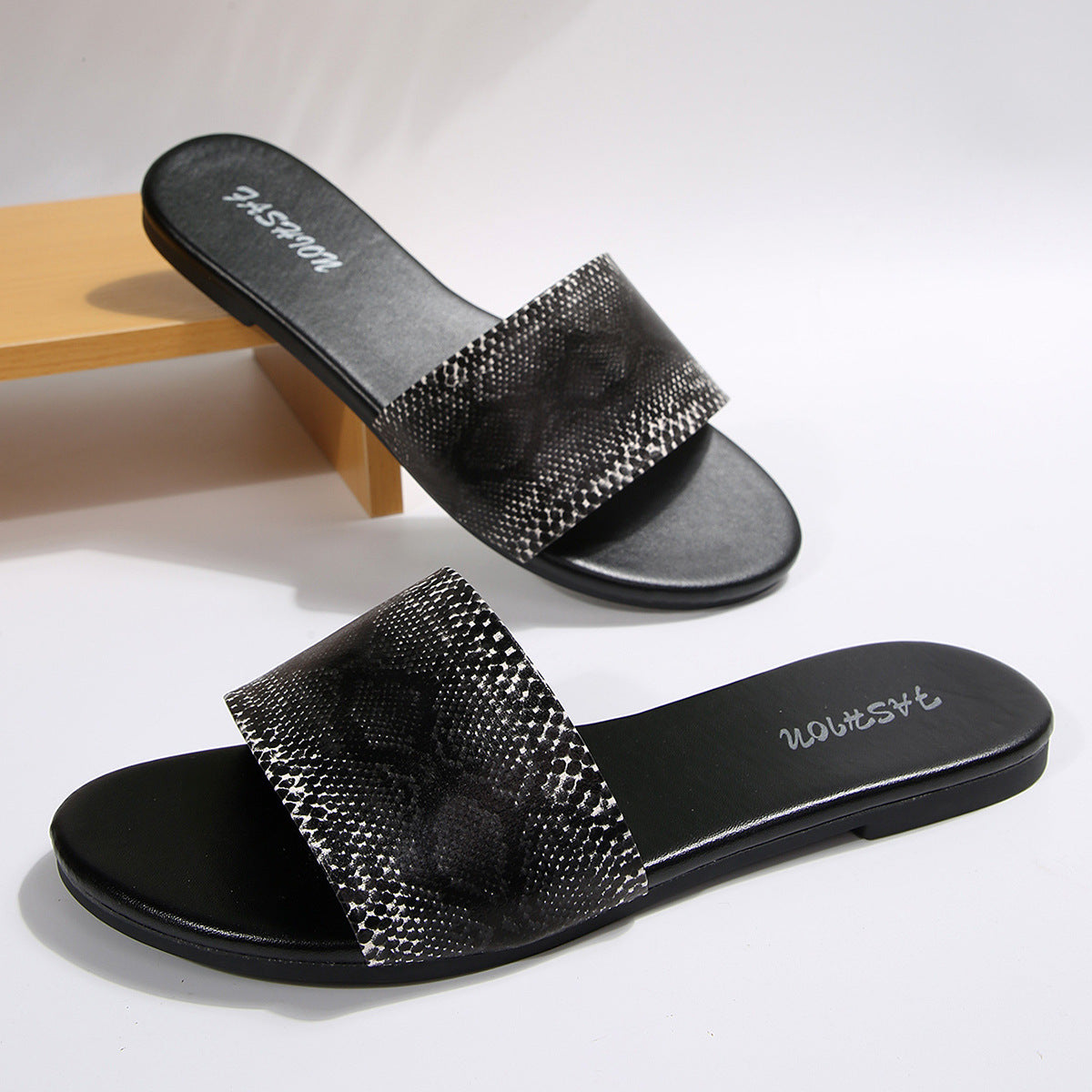 European and American cross-border women's shoes, export animal print decorative fashion slippers, elegant versatile round-toe flat sandals