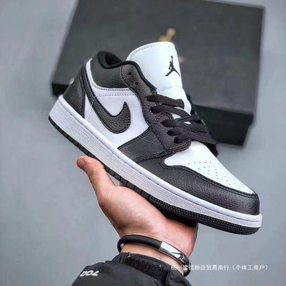 NIKE Air Jordan 1 Low
