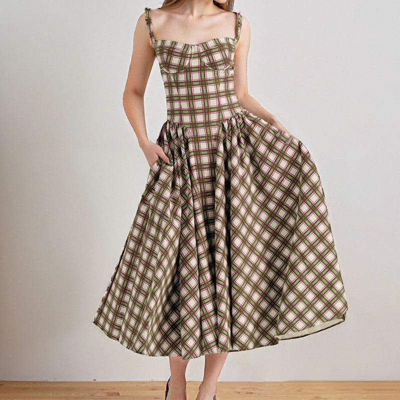 2025 cross-border independent station European and beautiful women's clothing, French elegant retro style, solid color slip dress, large swing dress woman