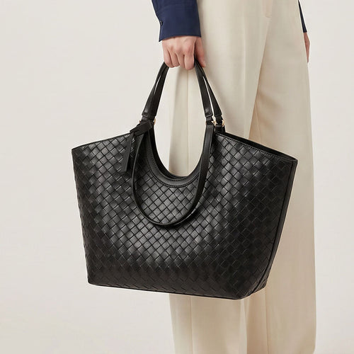 Bolsa tote Novo modelo textura trançada Bolsa elegante vintage fashion Bolsa Grande capacidade para o dia a dia Bolsa de ombro feminina Internacional