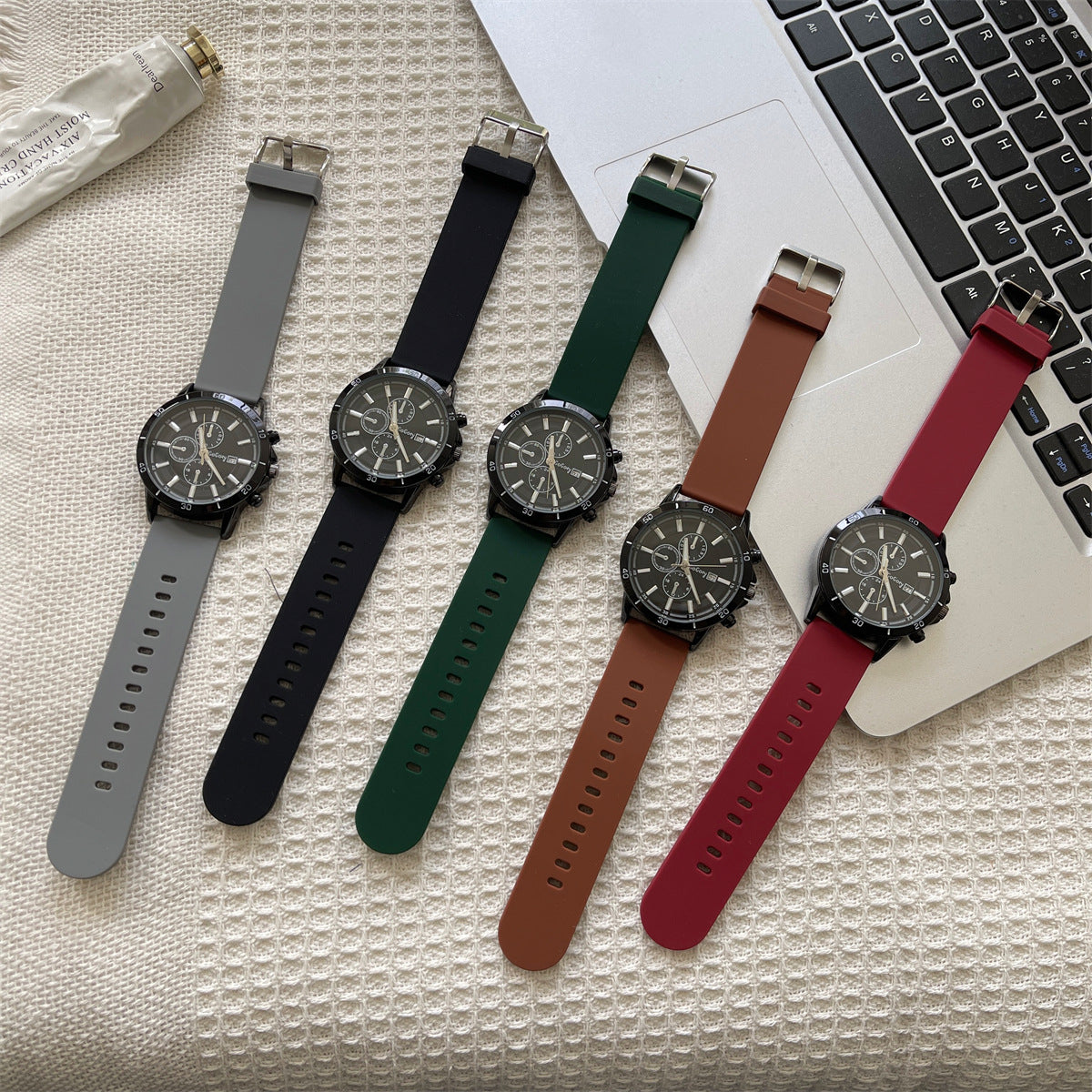European and American trendy youth minimalist fashion round watch women's couple quartz watch cross-border live streaming source