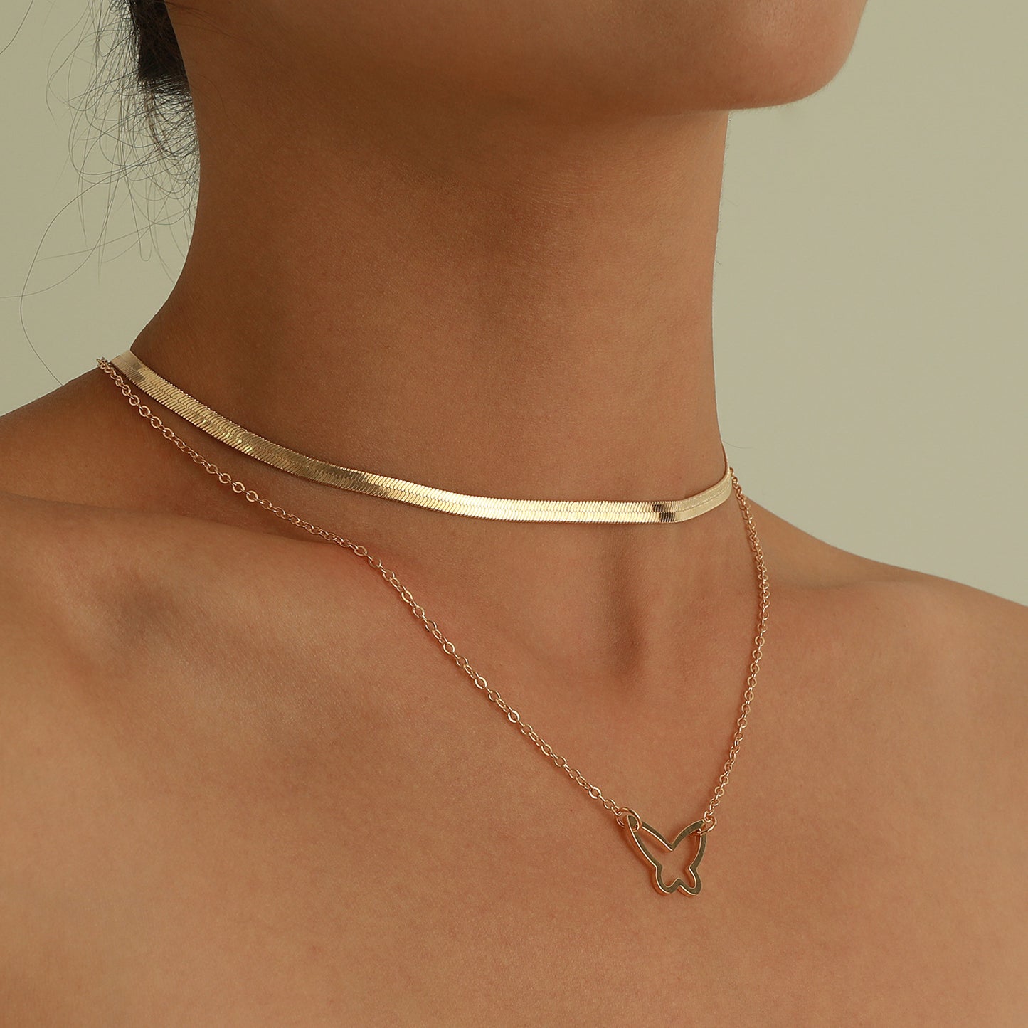European and American cross-border jewelry, personalized double-layer hollow butterfly pendant necklace, women's trendy fashion snake bone chain necklace