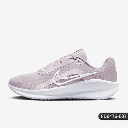 Sapatilhas de corrida para mulher Nike Downshifter 13 com amortecimento e malha, modelo FD6476-802.