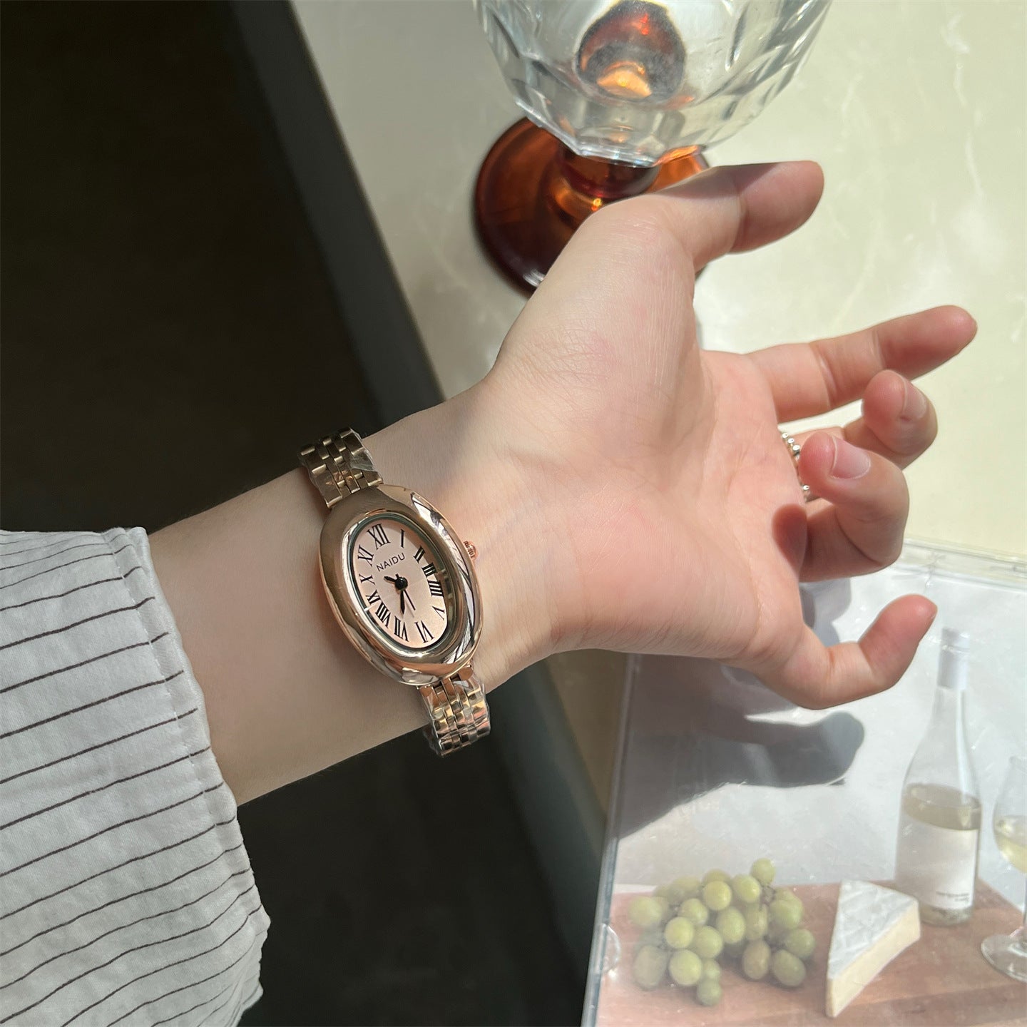 Manufacturer for foreign trade supply: best-selling trending bathtub oval women's watches, exquisite pre-owned small gold watches, quartz women's watches