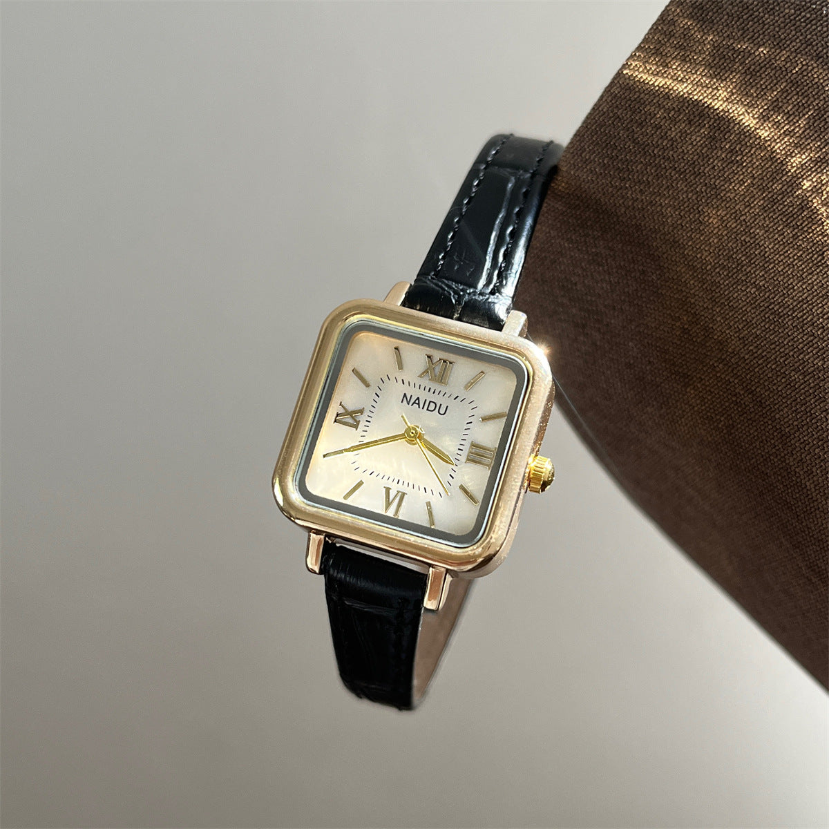 NAIDU New Fashion Women's Watches, Niche Vintage Square Simple Student Exquisite Women's Watches, Wholesale Source
