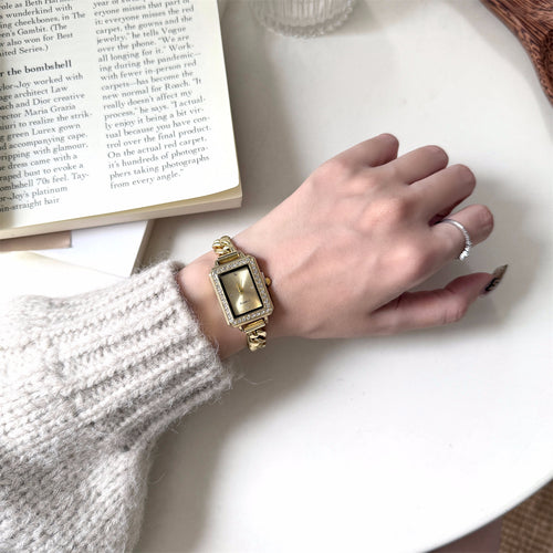 Best-selling niche fashion vintage elegant bracelet watch, square diamond-edged quartz watch, premium chain women's watch