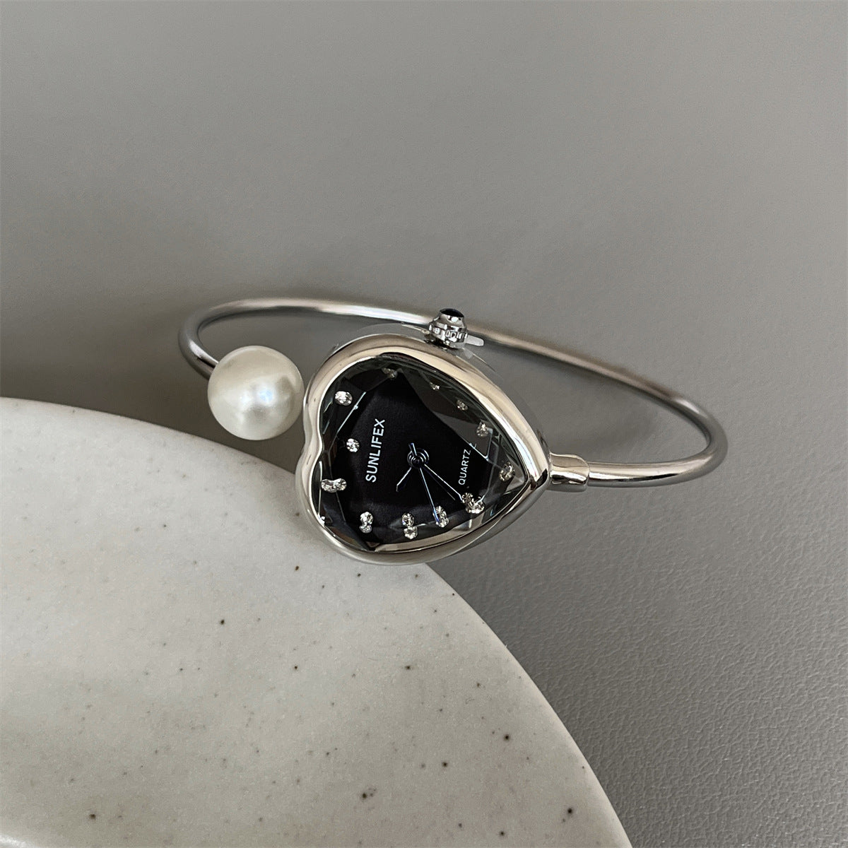Sunlifex Peach Heart Bracelet Watch for Women, Exquisite Niche Pearl Diamond Design, Douyin Best-Selling Women's Watch