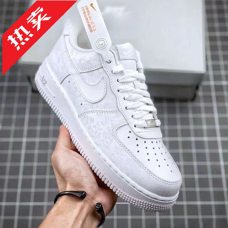 Venda quente de porcelana azul e branca mudança quente sapatos de tabuleiro homens e mulheres, sentido leve bonito sapatos brancos, estudantes sapatos de skate casuais, explosivo frete grátis