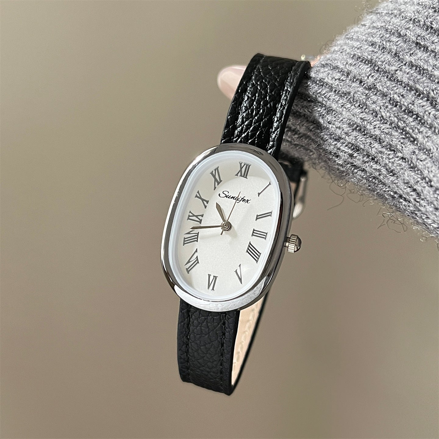 Hong Kong-style retro fashion watch for women, simple and versatile Roman scale quartz watch belt, hot-selling cross-border foreign trade bestseller