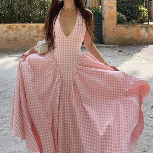 2026 spring new European and American clothing temperament elegant ins style halterneck V-neck pleated waist French dress