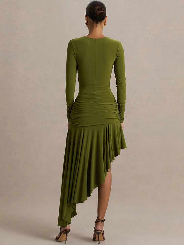 Vestido envelope de manga comprida para menina com pregas, corte direito e corte justo, estilo europeu e americano, para o outono. Novo modelo da moda europeia e americana.