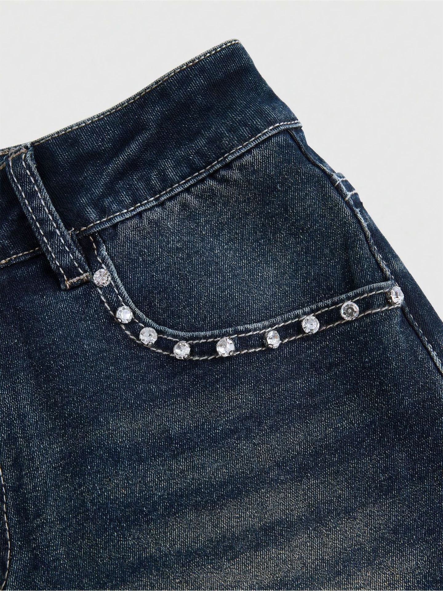 High-waisted slimming denim shorts, women's heavy industry embroidered nail beads, A-line hot girl style, new fashionable and versatile pants in summer