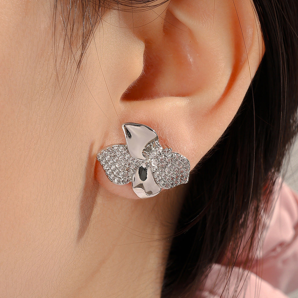 Cross-border bestseller zircon leaf geometric tassel earrings, European and American fashion, high-end stud earrings, elegant earrings wholesale for women