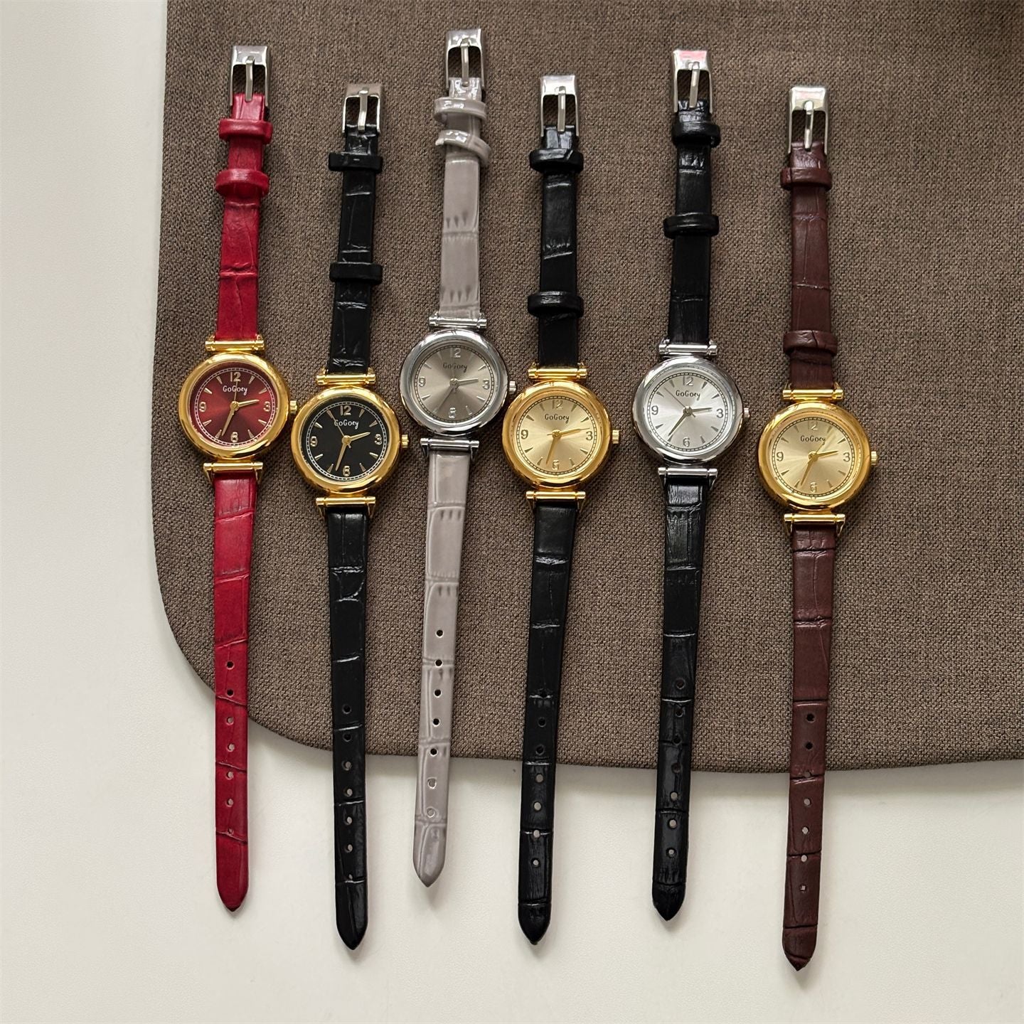 Niche, high-aesthetic light luxury women's watches, exquisite vintage schoolgirl temperament, simple small dial casual wristwatches for women
