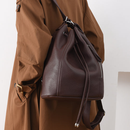 mochila Novo modelo casual vintage feminina mochila design sofisticado bolsa com cordão bolsa estilo descontraído Grande capacidade para o dia a dia bolsa feminina
