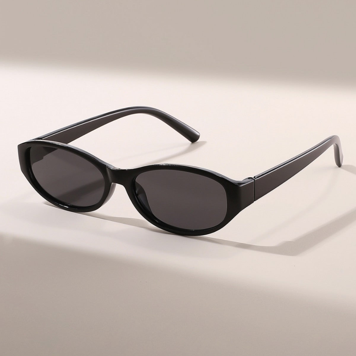 Oval frame sunglasses for women, gyu girls, Y2K trendy cross-border new sunglasses, face-flattering, small driving vacation sunglasses