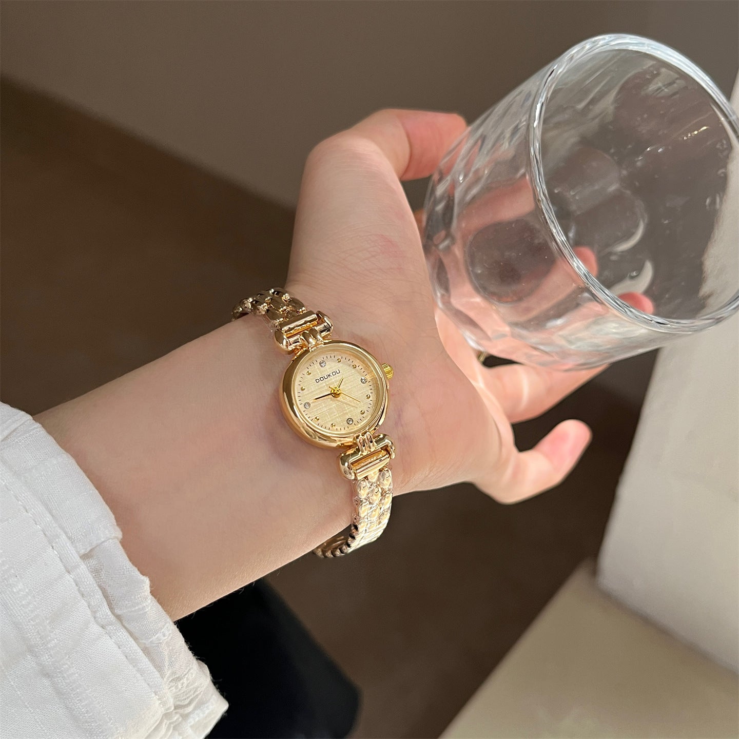 Light luxury hot sale second-hand small fragrance chain watch women's exquisite and small temperament versatile women's foreign trade wholesale model