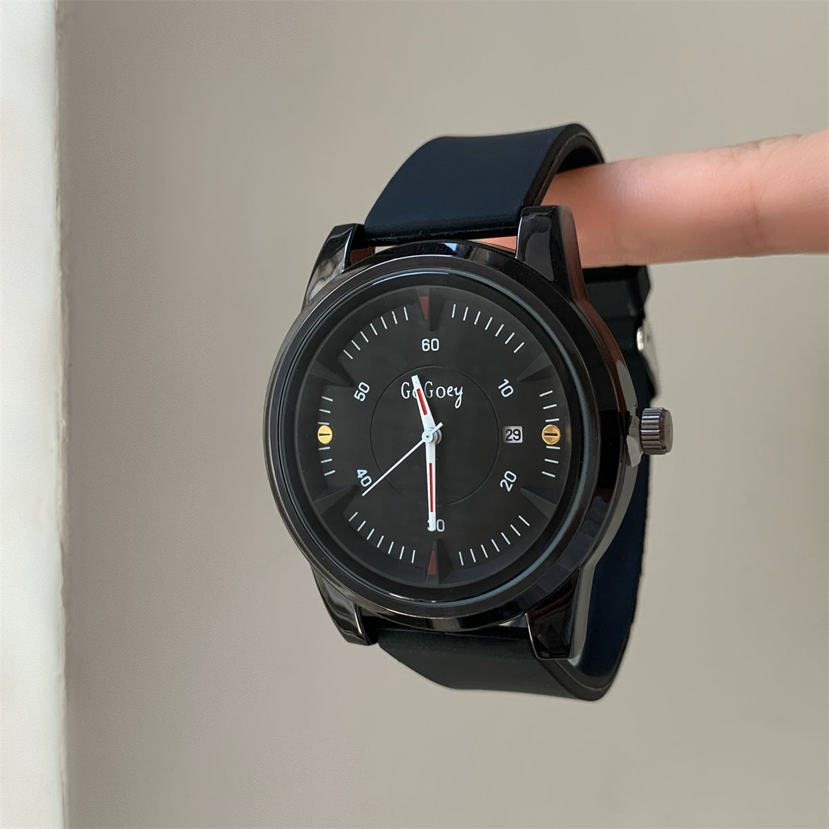 GoGoey European and American Style Niche Sports Men's and Women's Wholesale Original Style Quartz Watches with Personalized Large Calendar Dials