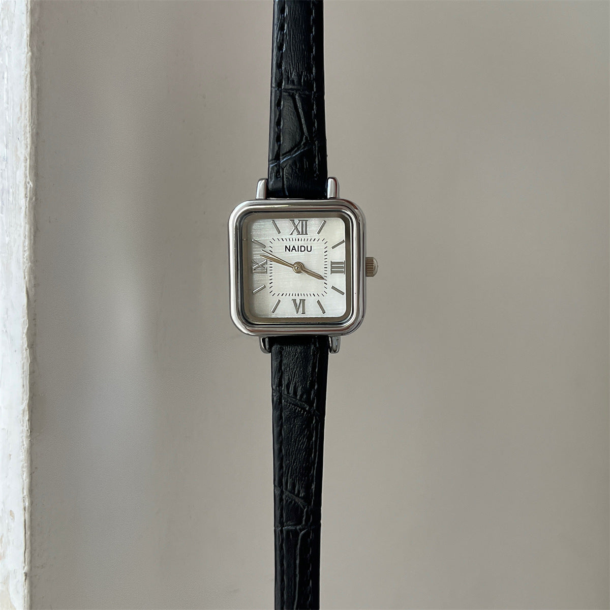 NAIDU New Fashion Women's Watches, Niche Vintage Square Simple Student Exquisite Women's Watches, Wholesale Source