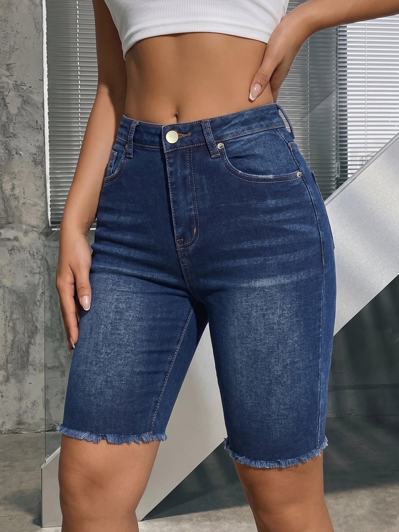 Source Factory: TikTok TikTok POP in-stock dropshipping plus size cross-border jeans for women, high elasticity, mid-waist shorts