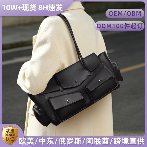 Internacional elegante Bolsa de ombro feminina design sofisticado vários bolsos Bolsa biker fashion exclusiva de ombro curta bolsa baguete comércio internacional