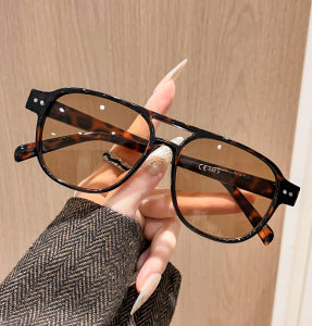 Dual-beam pilot style sunglasses, new European and American models for men and women, high-end sunglasses, sun protection, driving personality trend