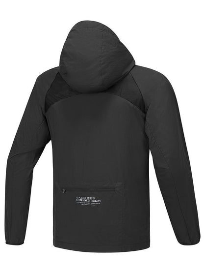 Casaco desportivo leve com capuz, respirável e confortável, Skechers 2025, unissexo, modelo P225U071 0018.