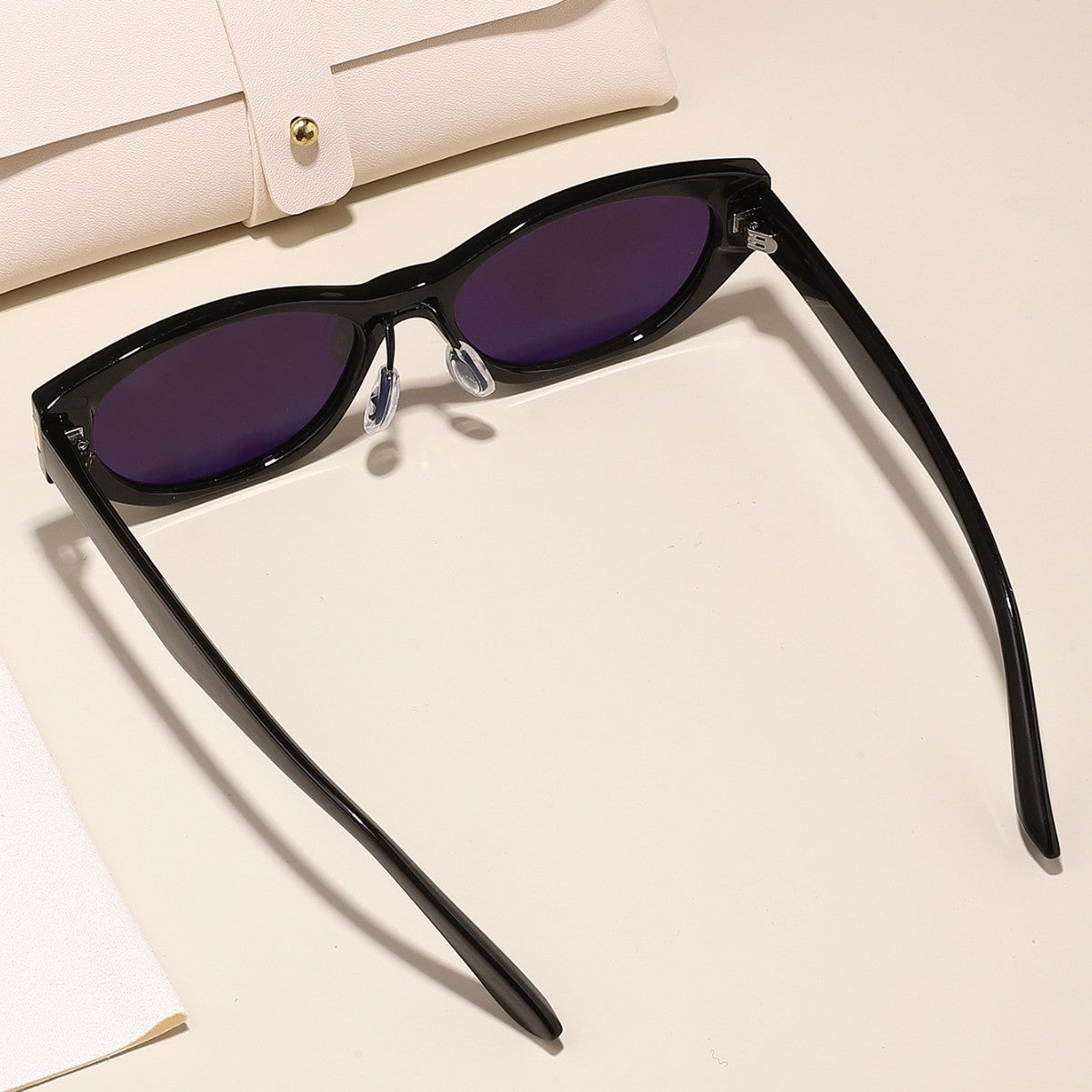 Fashionable cat-eye TR sunglasses for women, premium UV-blocking sunglasses for men, blue film stylish sunglasses for men