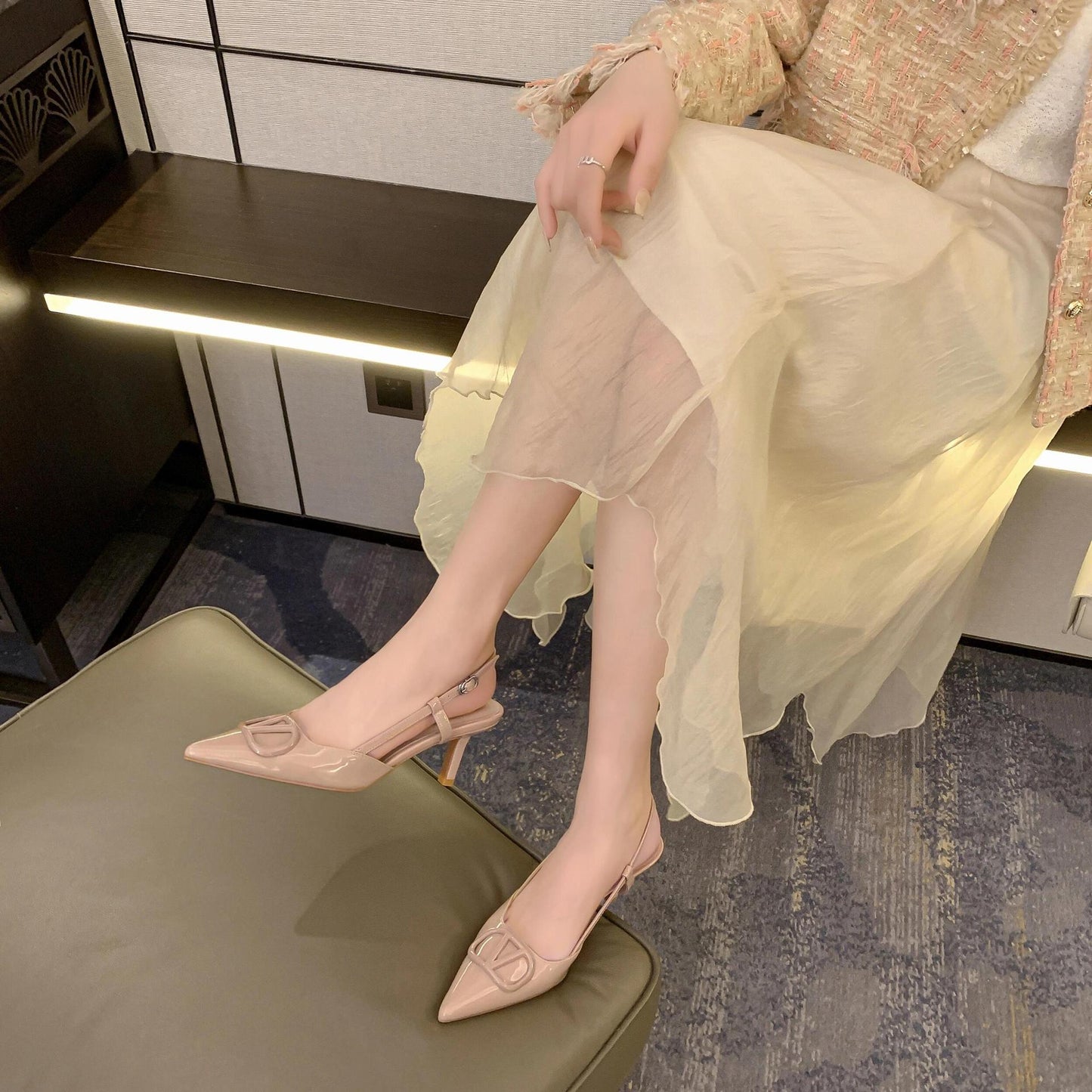 WO Huizhou 2026 Autumn New Patent Leather Pointed Toe V-Buckle Back Air Sandals Light Luxury European and American Temperament Women's High Heels