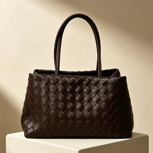 Bolsa de mão 2026 coleção de primavera Novo modelo bolsa trançada minimalista design sofisticado bolsa cesta Grande capacidade para o dia a dia Bolsa tote feminina