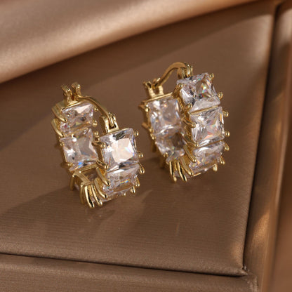 Japanese and Korean sweet elegance, minimalist, zircon inlaid women's personalized versatile fashion earrings, earrings, and earrings