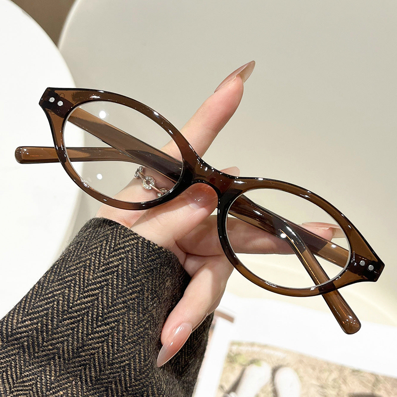 Oval nerd glasses frames for women, 2025 new cross-border Western internet celebrity Mi Nail glasses, no-makeup fashionable frames