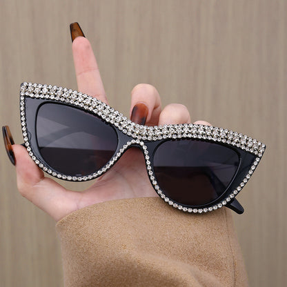 Cat-eye diamond-studded sunglasses, new fashion party glasses, Chanel-style personalized shape-style sunglasses for women, high-end feel