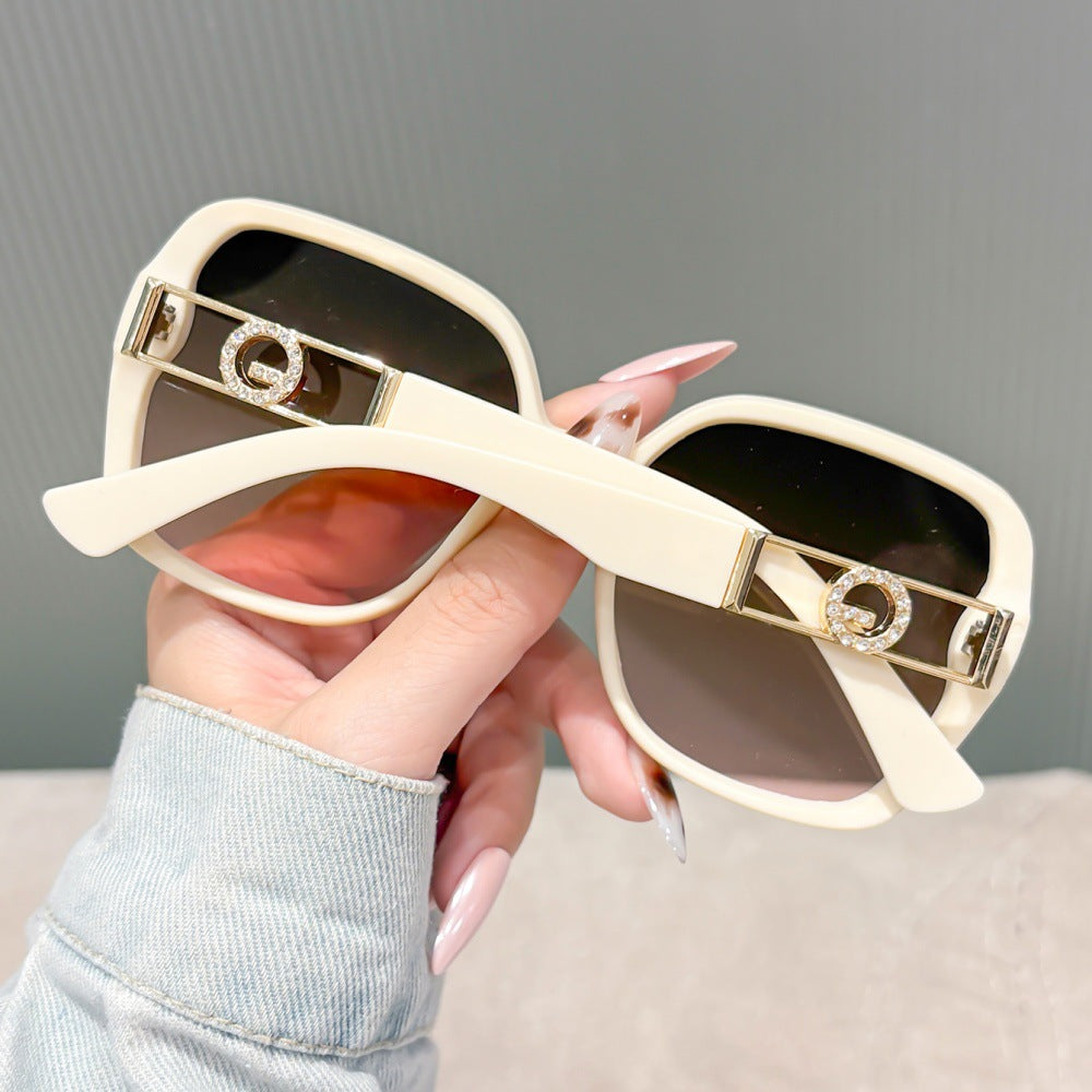 Large frame metal sunglasses for women, European and American fashion versatile sunglasses, UV-blocking sunglasses for women, high-end look