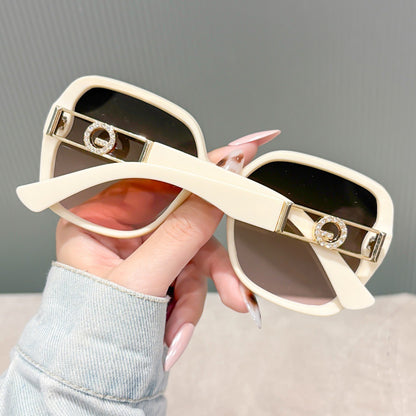 Large frame metal sunglasses for women, European and American fashion versatile sunglasses, UV-blocking sunglasses for women, high-end look